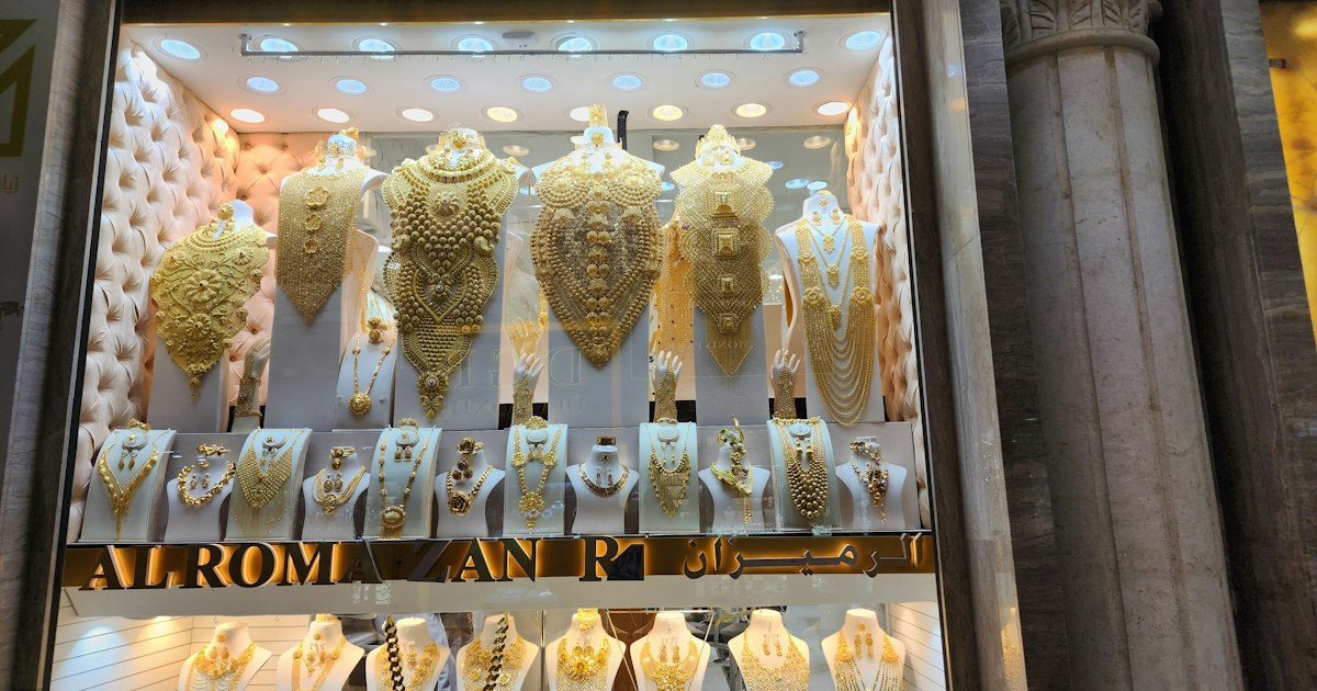 How to Style Artificial Jewellery